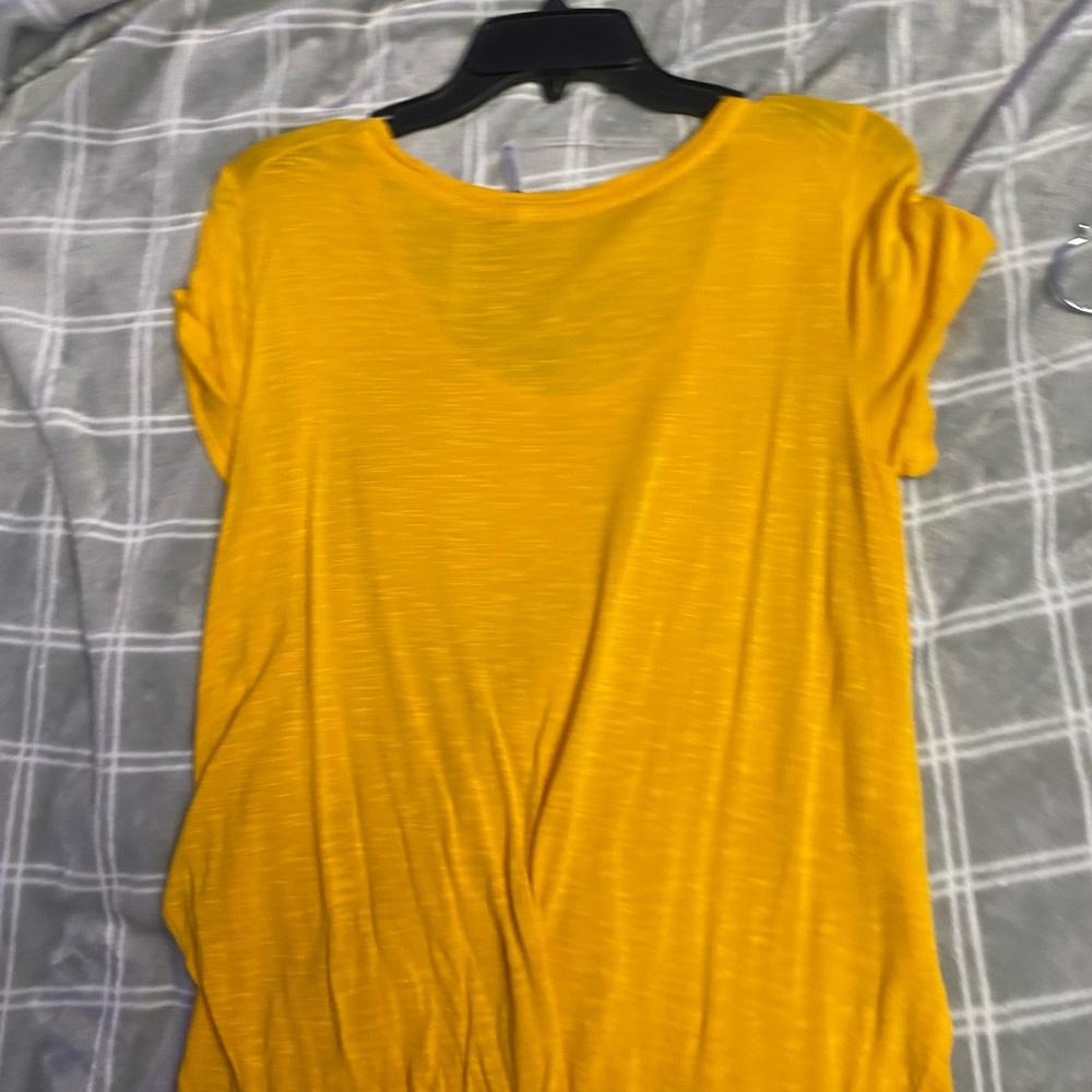 Yellow Top - Picture 2 of 2
